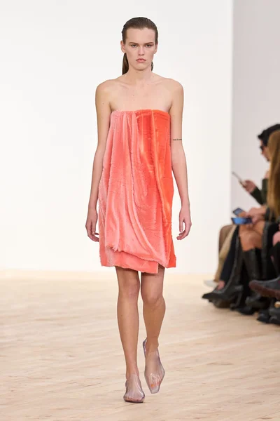 Look 35